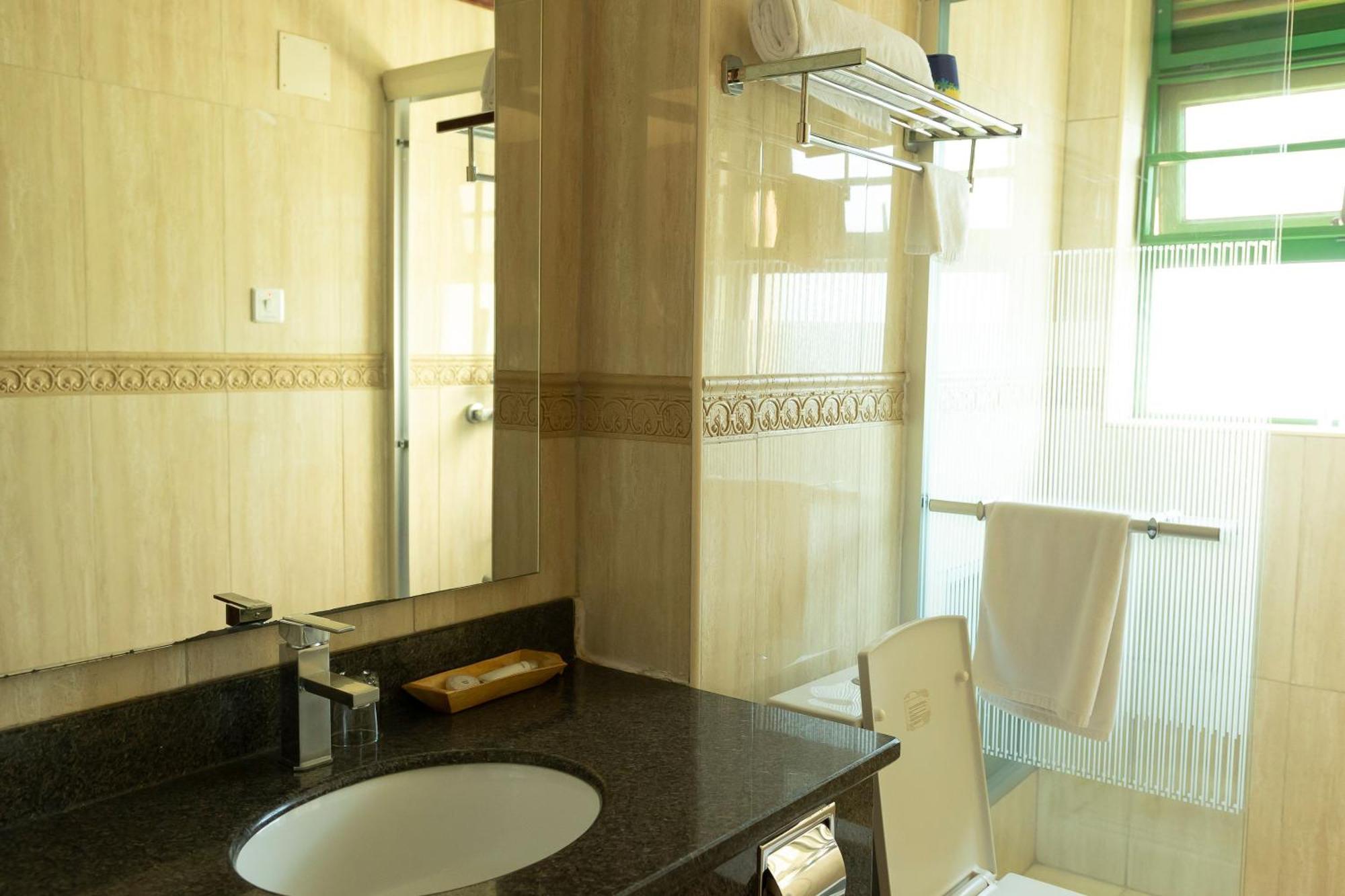 Highlands Suites Hotel And Apartments كيغالي المظهر الخارجي الصورة